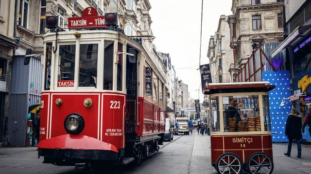 s_tram und bagel Türkisch - Istanbul – Spracheninstitut Universität Leipzig